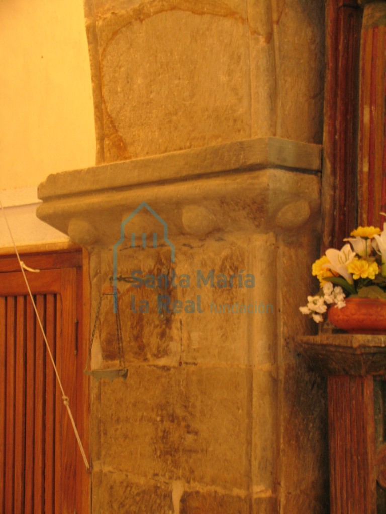 Imposta derecha del arco triunfal