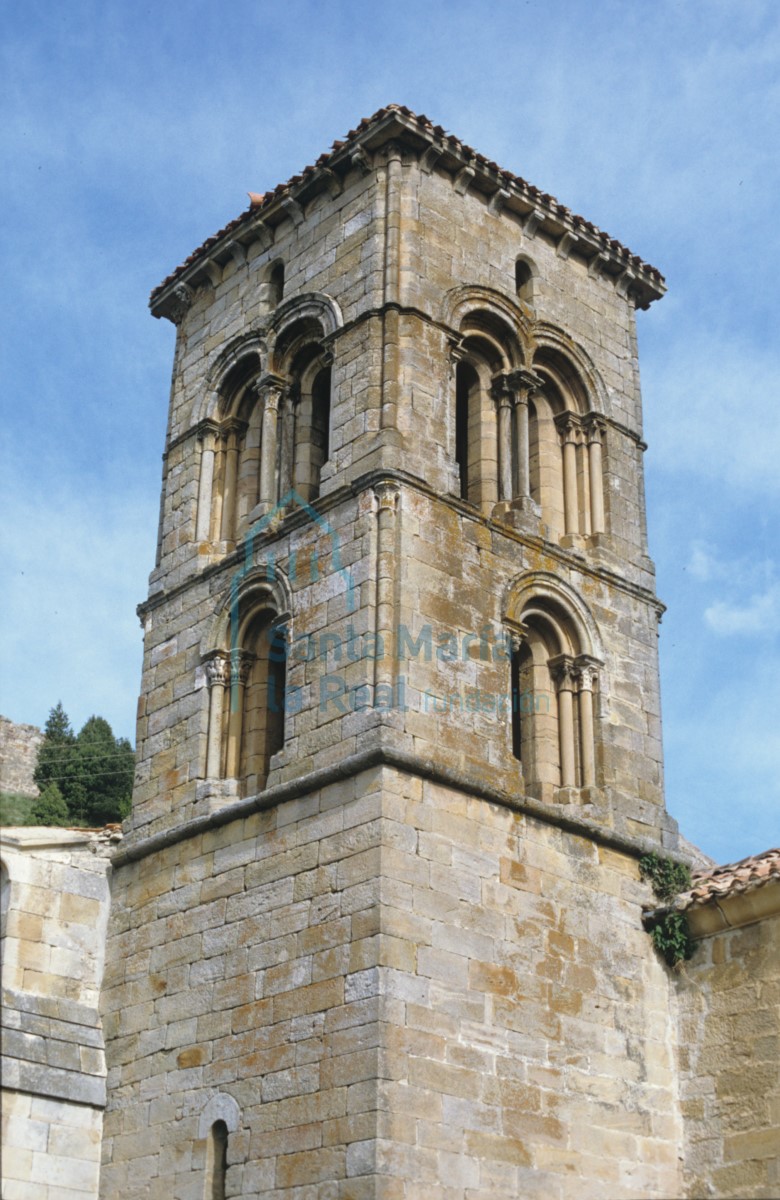 Ermita de Santa Cecilia. Torre-campanario.