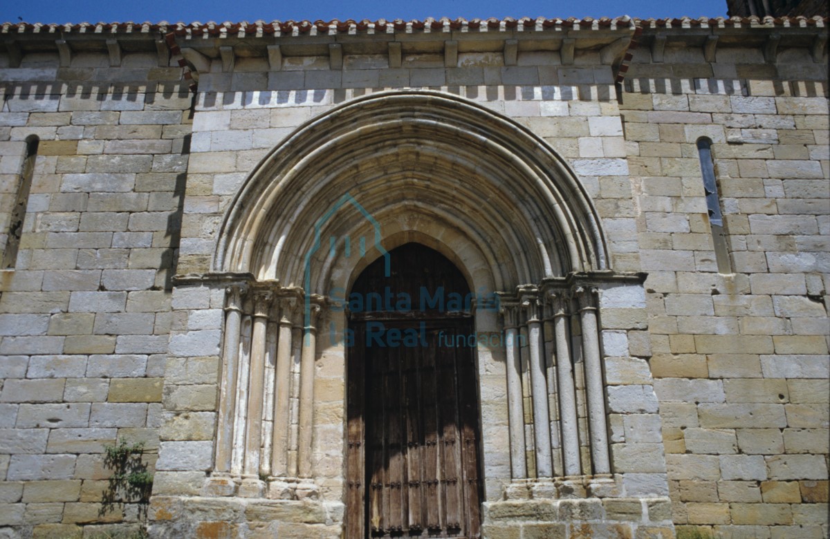 Ermita de Santa Cecilia. Portada.