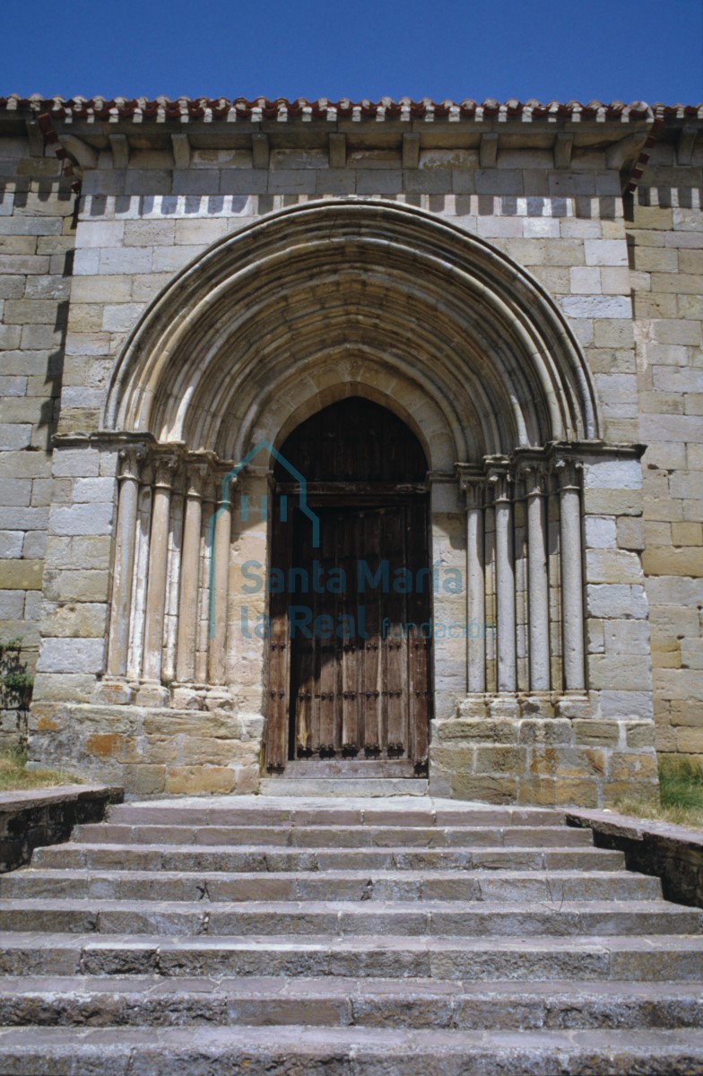 Ermita de Santa Cecilia. Portada.