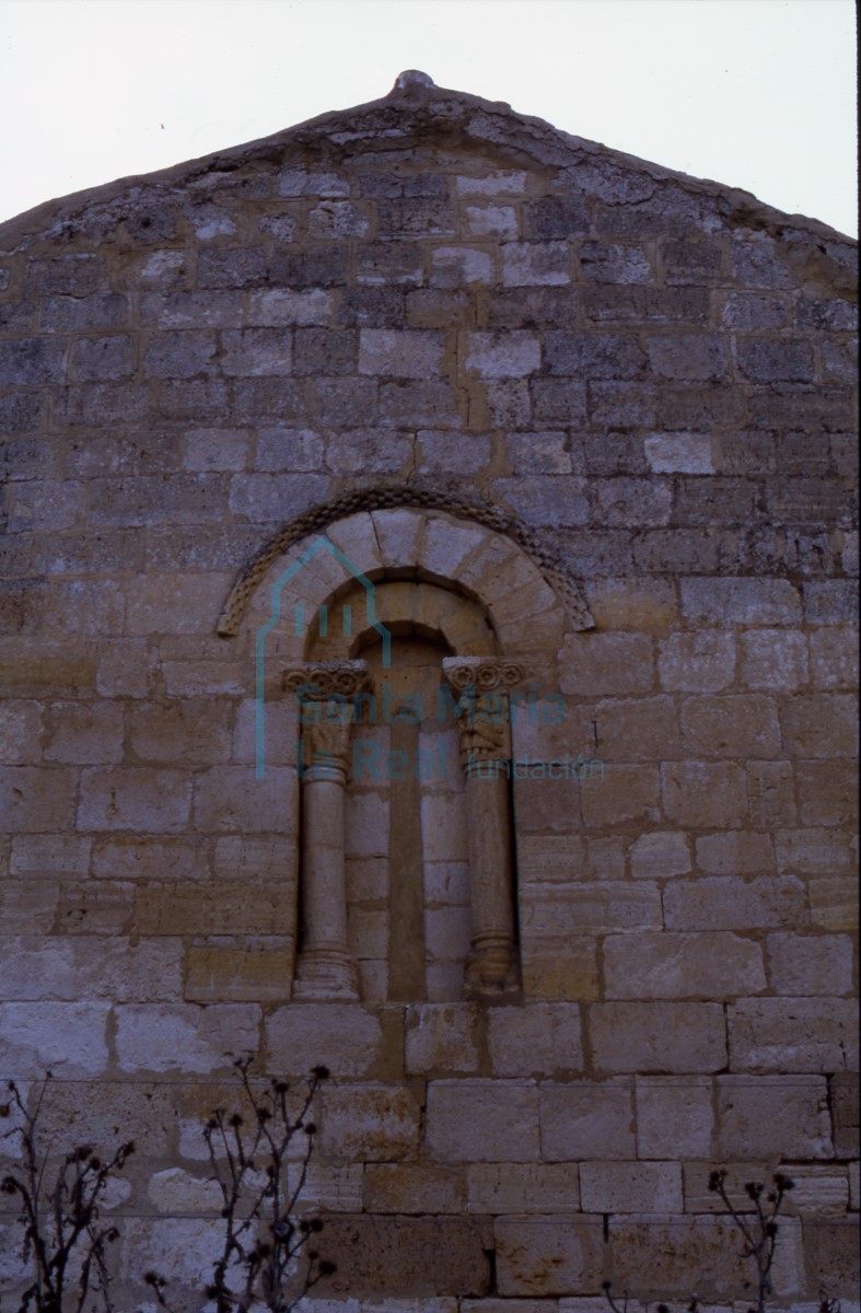 Ventana de la cabecera
