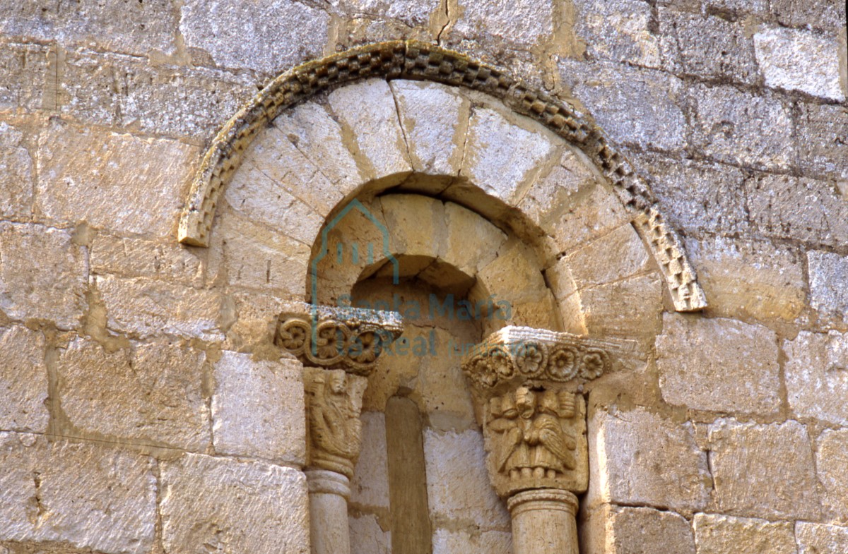Detalle. Ventana de la cabecera