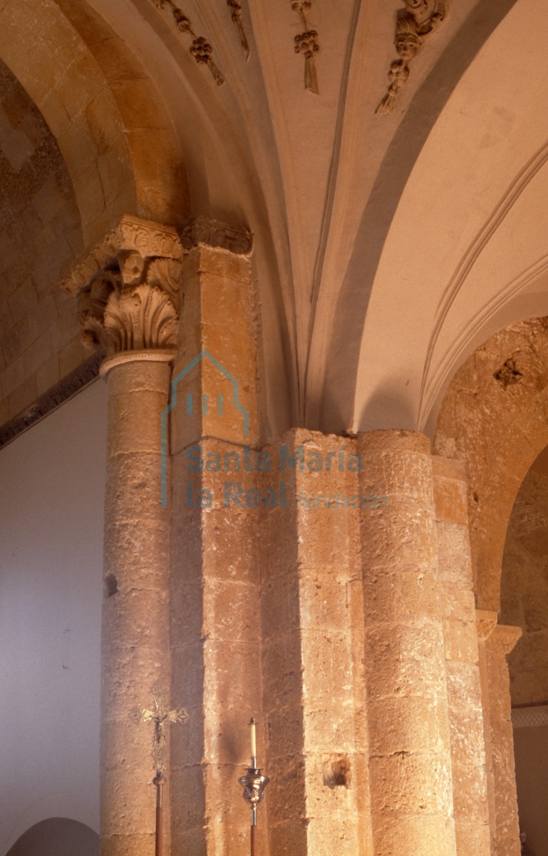 Capitel del arco triunfal Capitel del arco triunfal