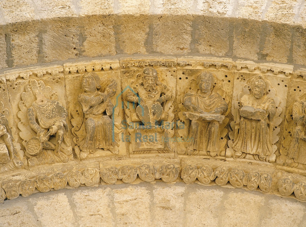 Detalle de la arquivolta Detalle de la arquivolta