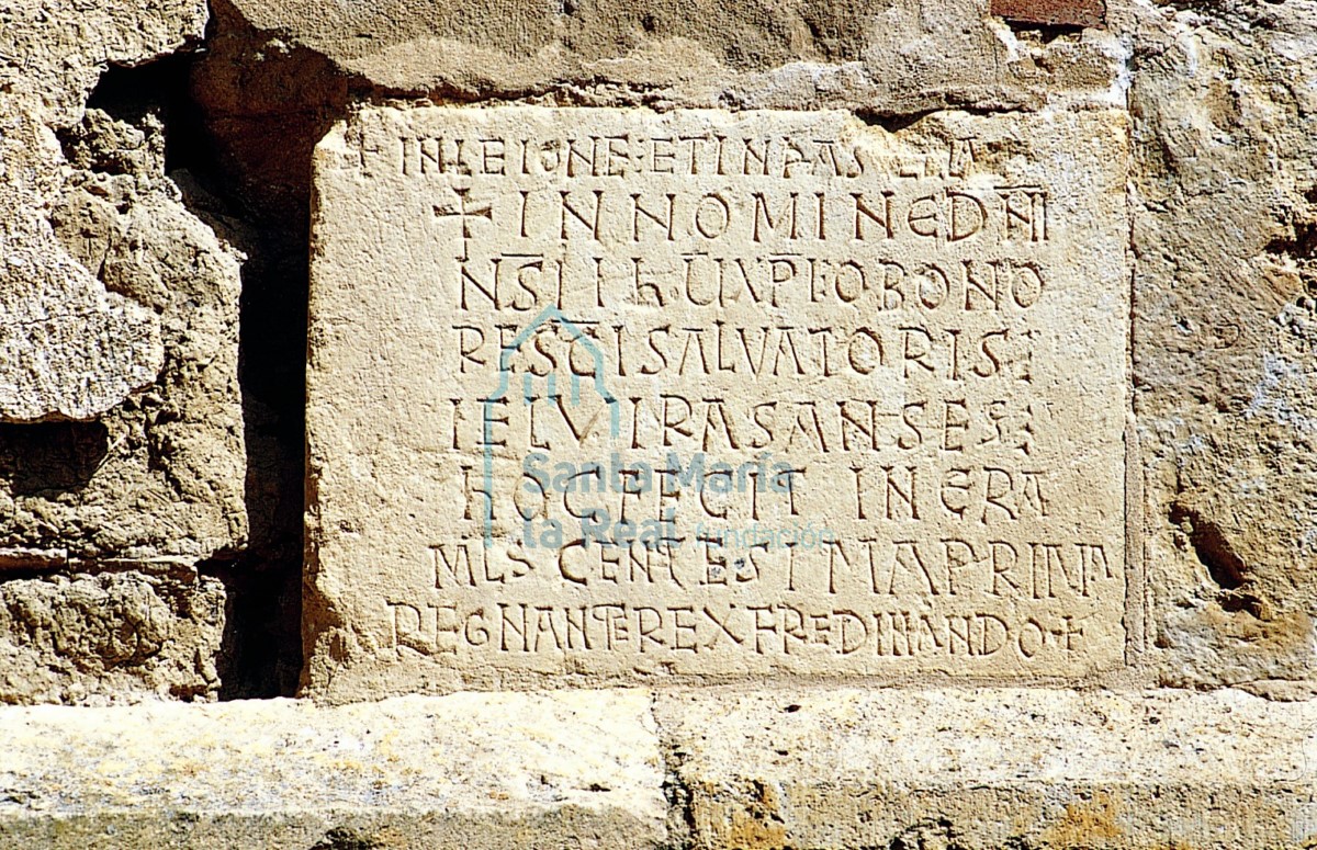 Inscripción conmemorativa de la fundación del monasterio