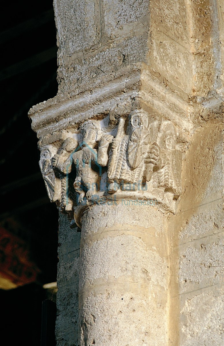 Capitel del interior