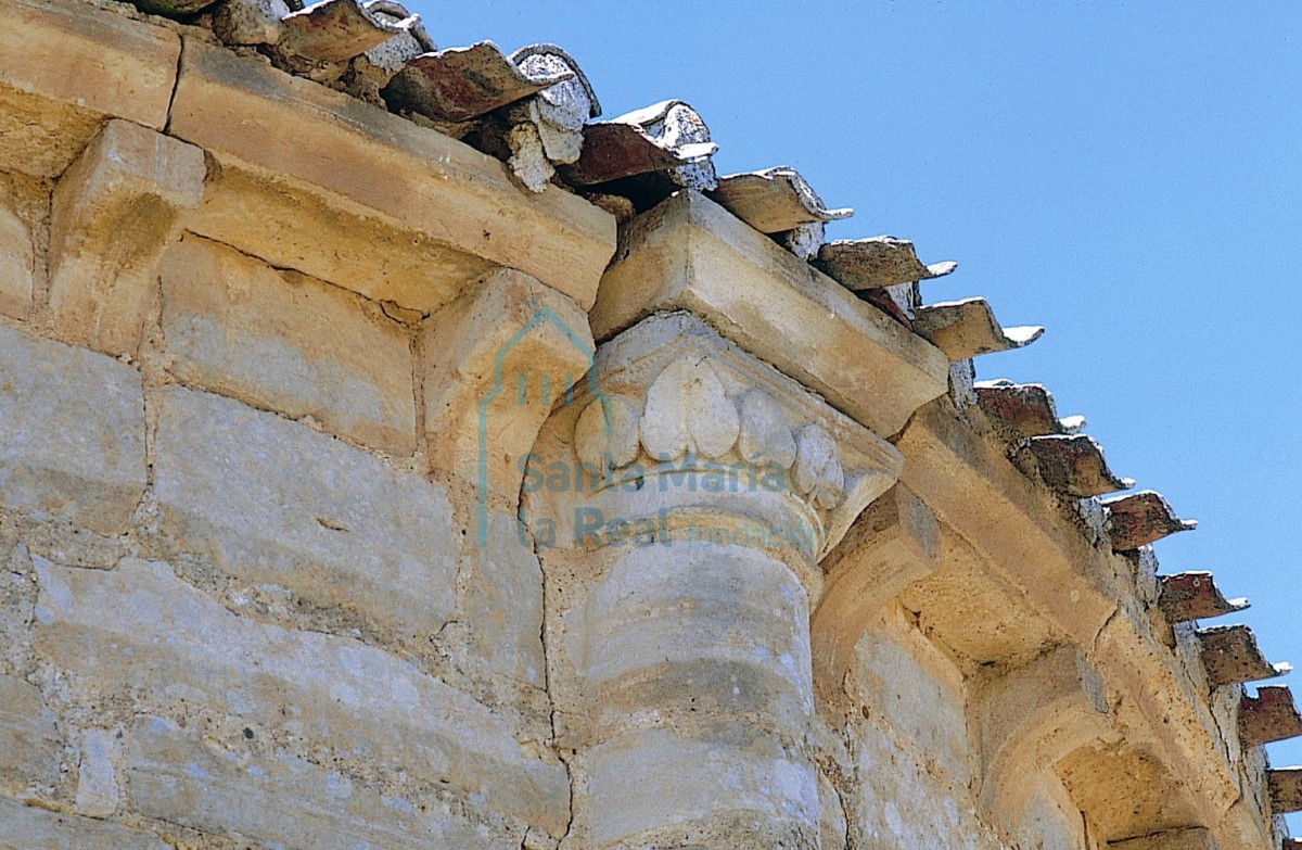 Alero del ábside