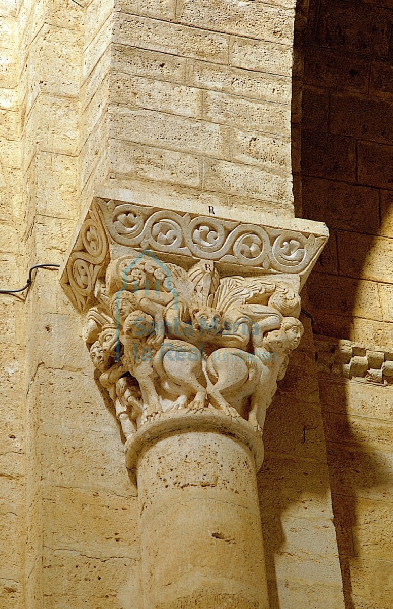 Capitel del interior (restaurado)