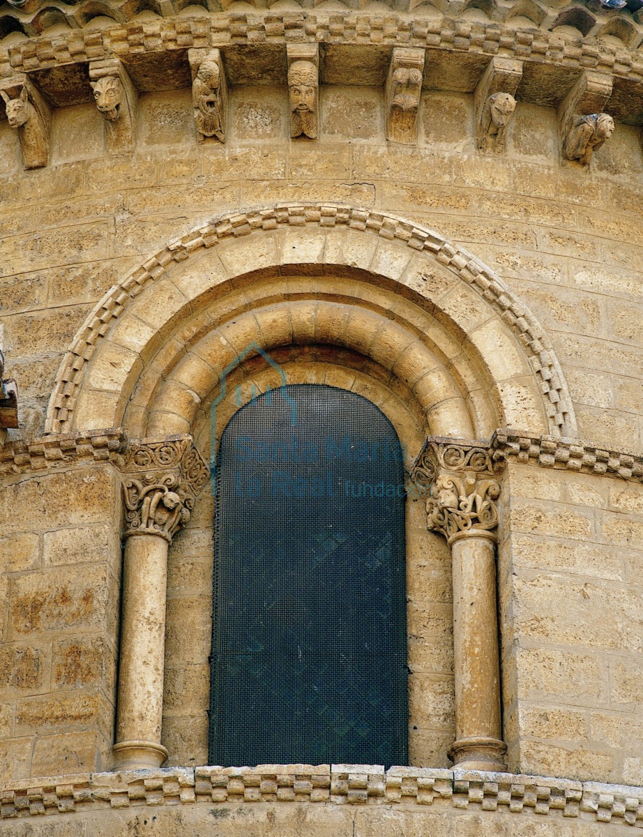 Ventana absidal