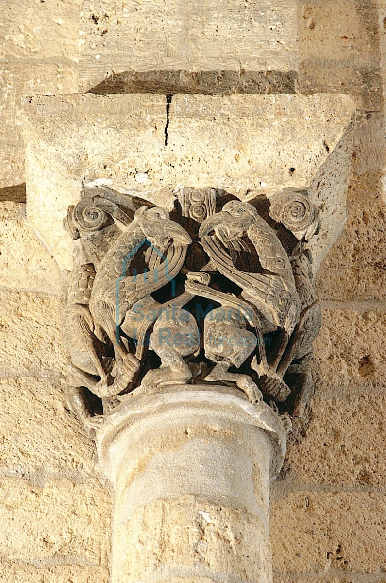 Capitel del interior de la ermita