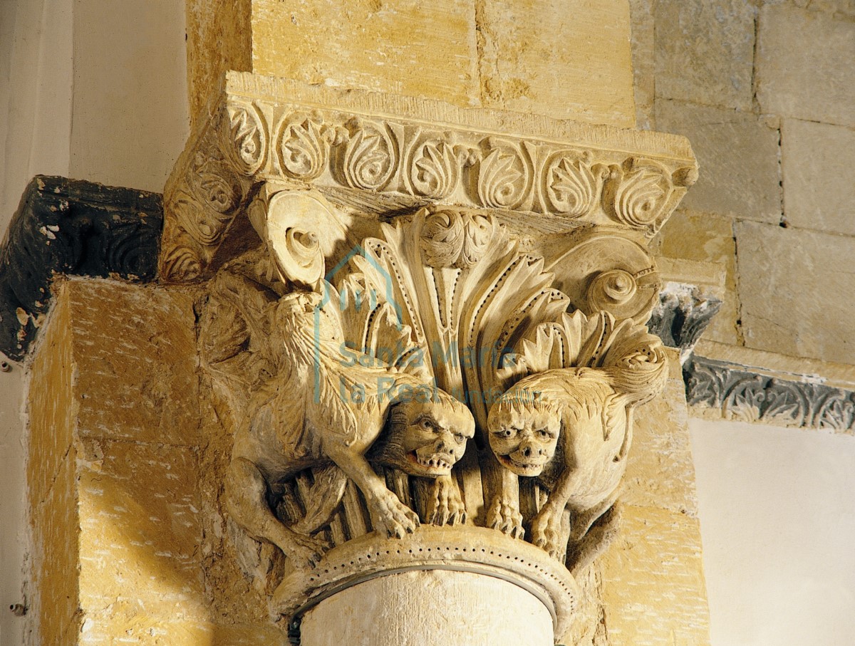 Capitel del arco triunfal Capitel del arco triunfal