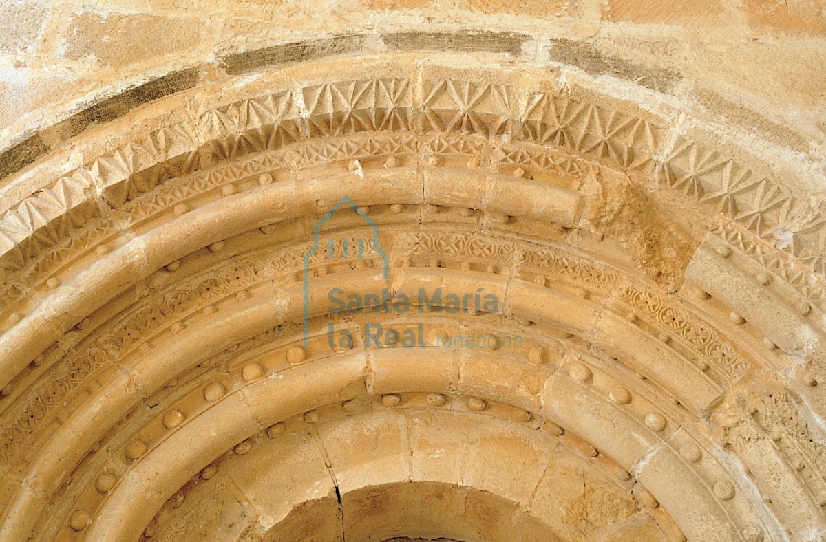 Detalle de las arquivoltas Detalle de las arquivoltas