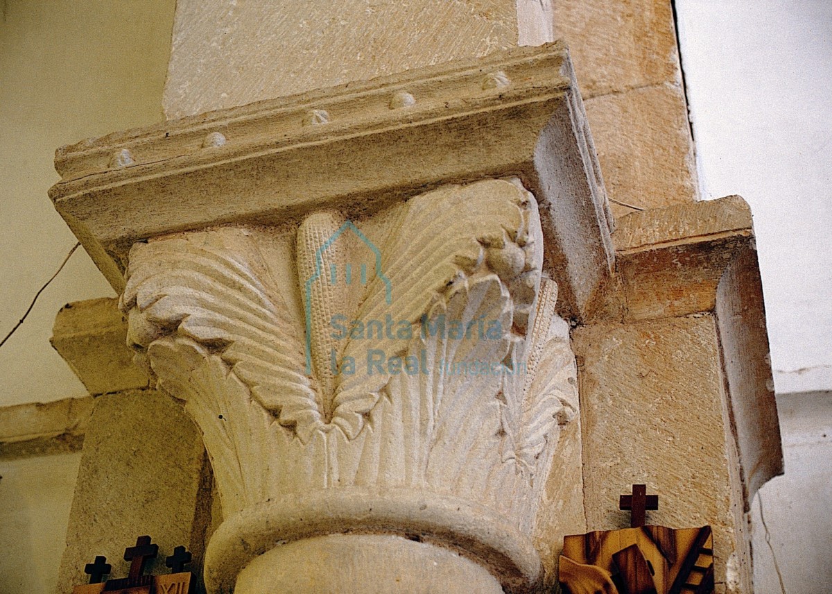 Capitel del interior
