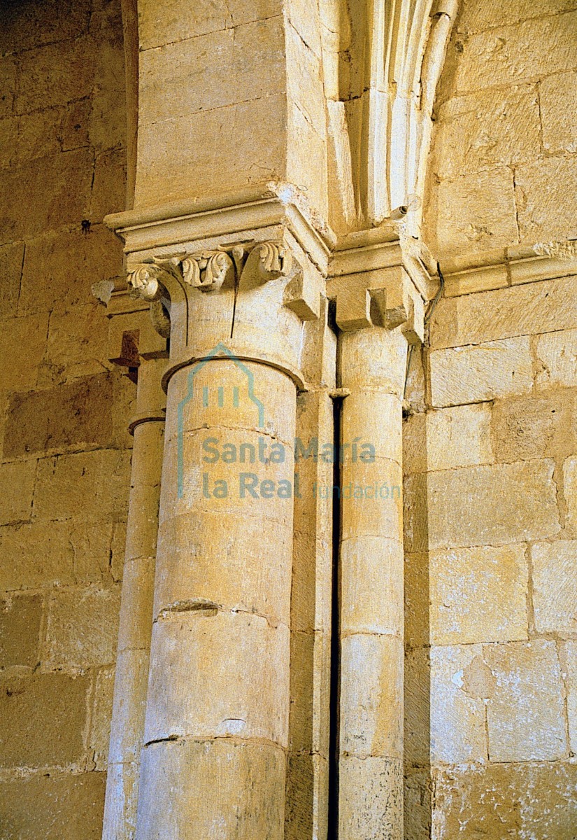 Capitel del arco triunfal