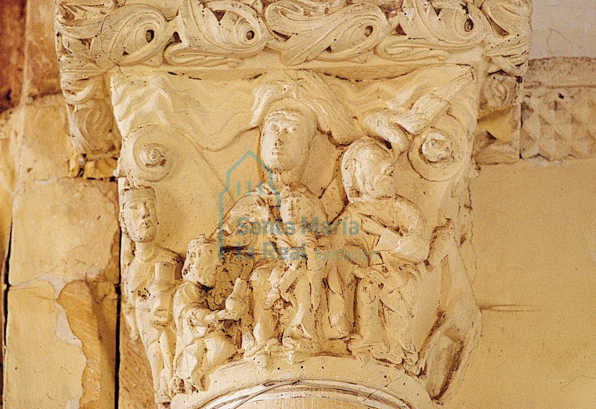 Capitel del arco triunfal con la Epifania