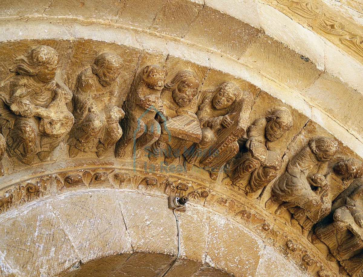 Detalle de la arquivolta