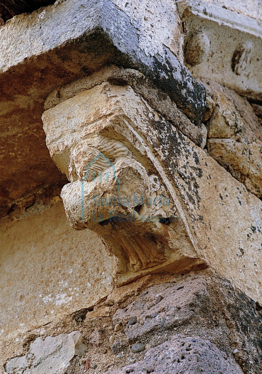 Canecillo de la cabecera