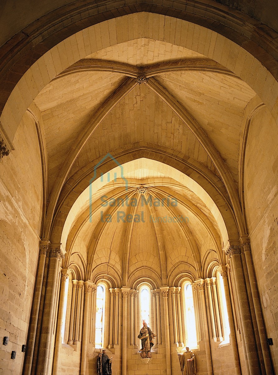 Interior de la cabecera