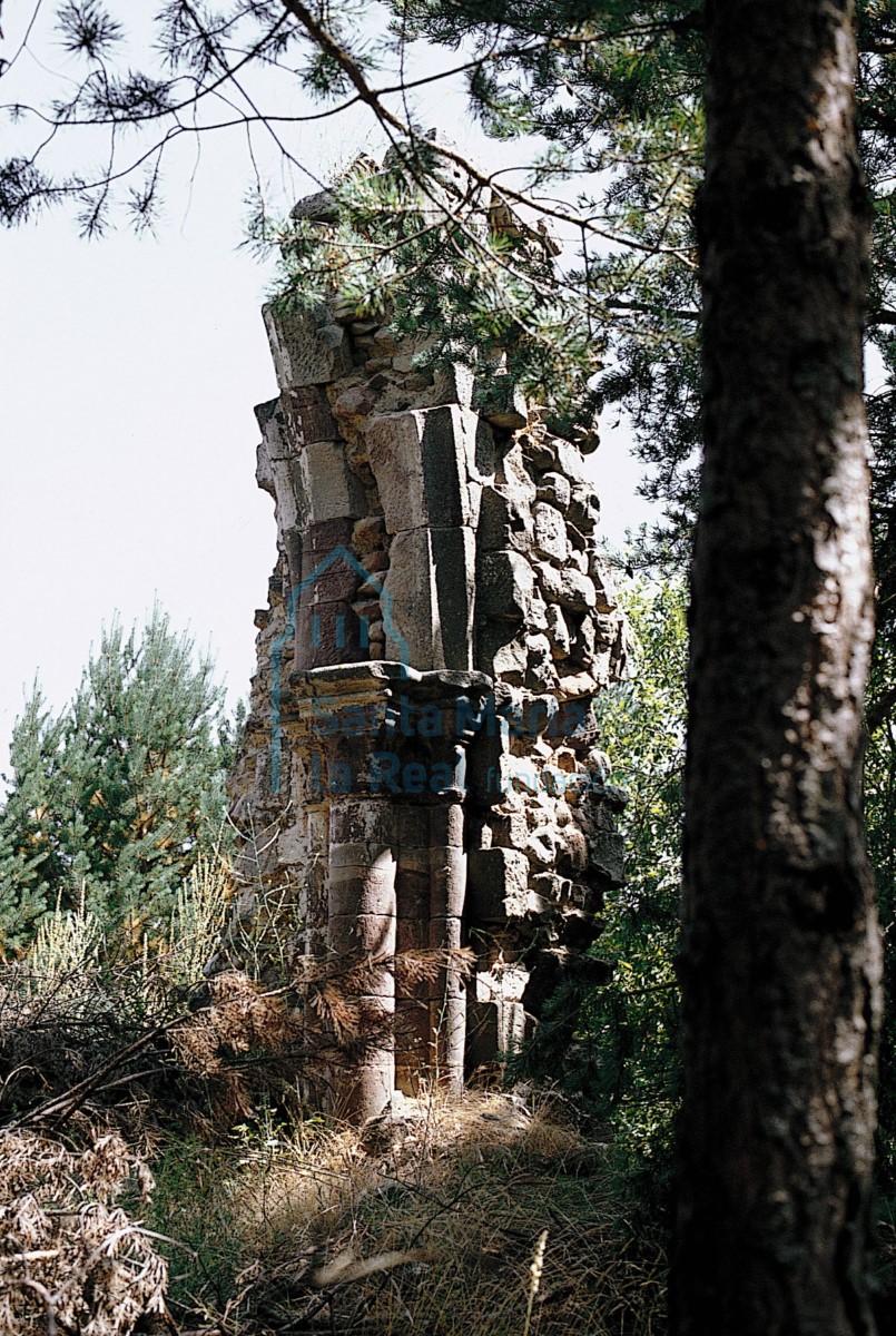 Ruinas de la ermita en su emplazamiento original