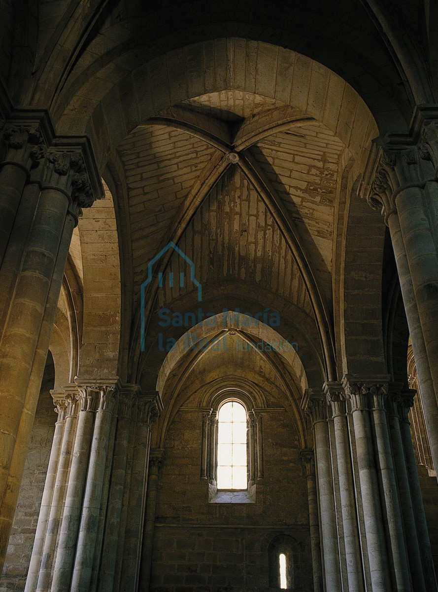 Interior del crucero de la iglesia