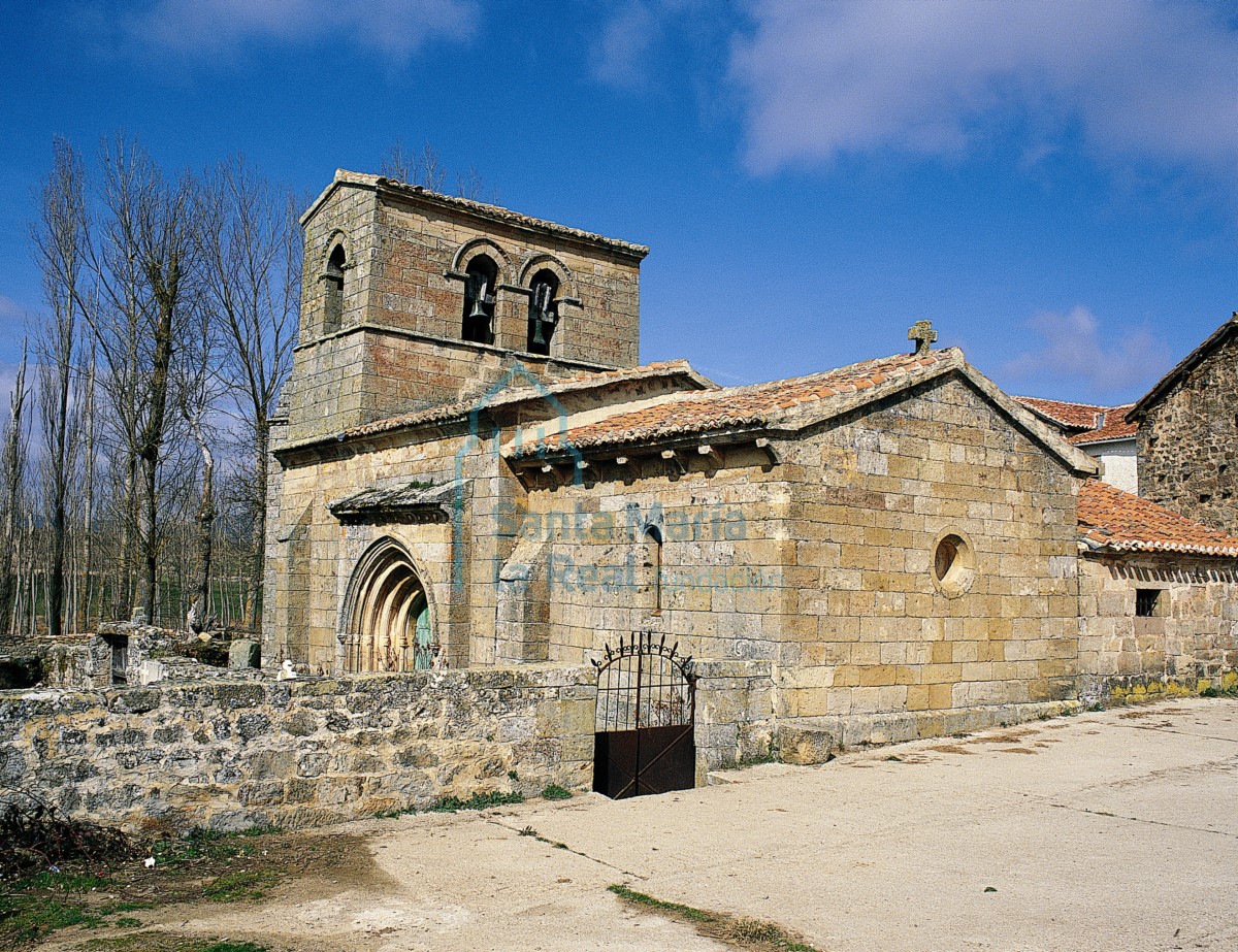 Exterior de la iglesia