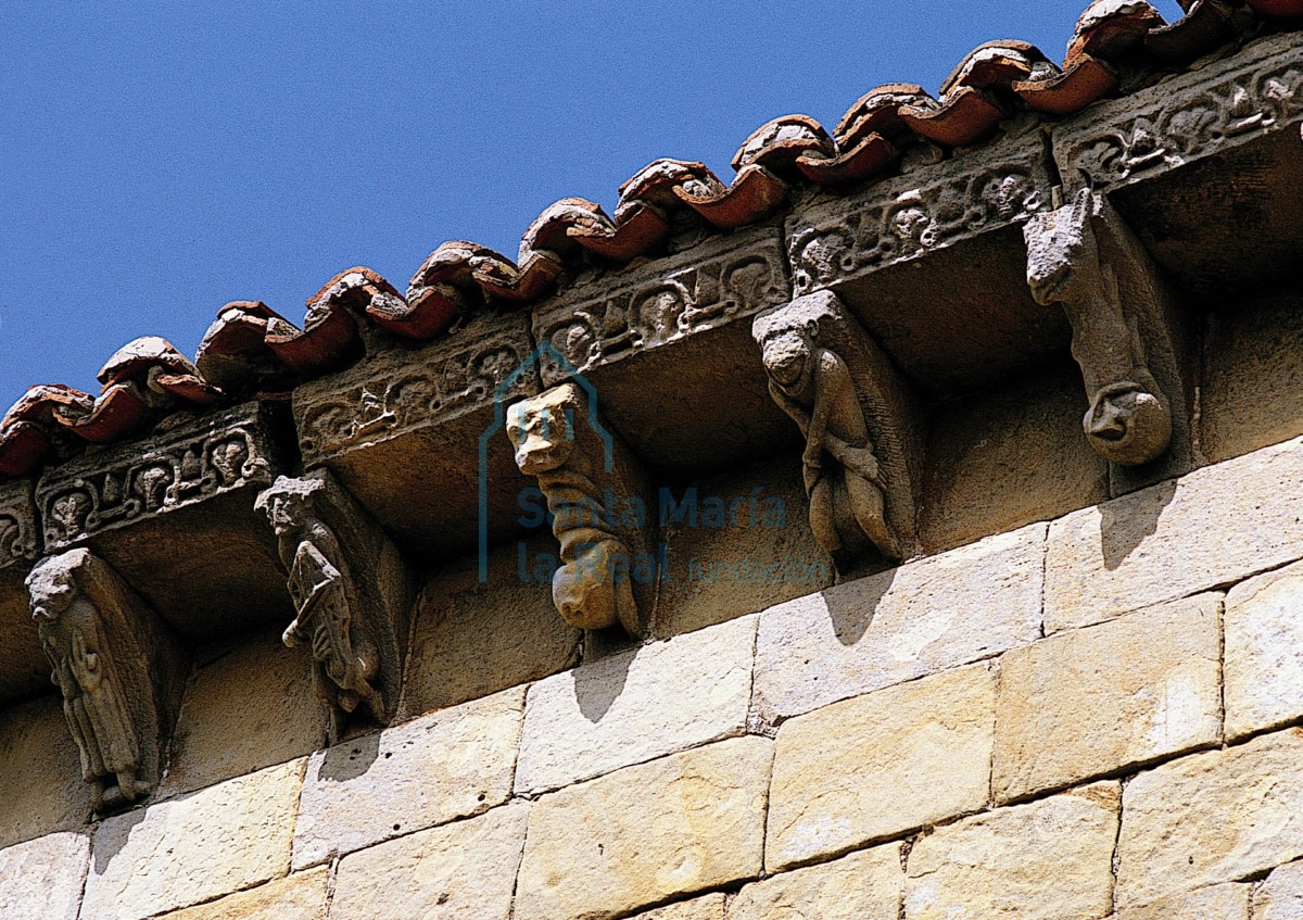 Detalle de los canecillos