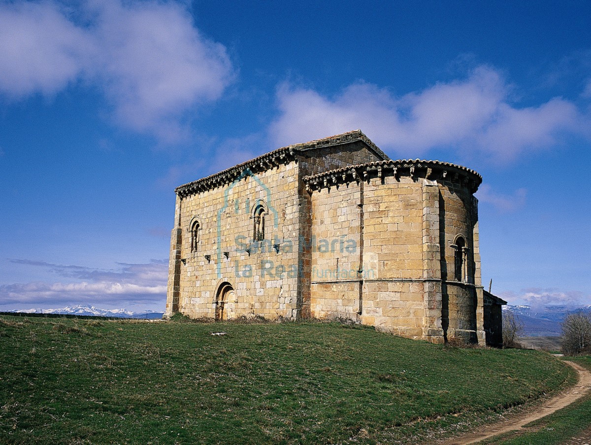 Santa María de Matalbaniega desde el sudeste