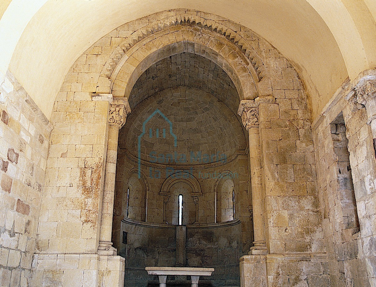 Interior del templo