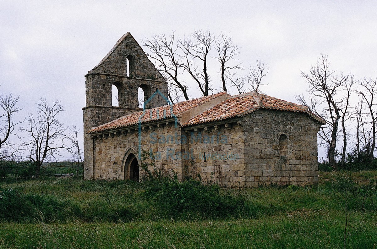 Entorno de la ermita de Santa María Entorno de la ermita de Santa María
