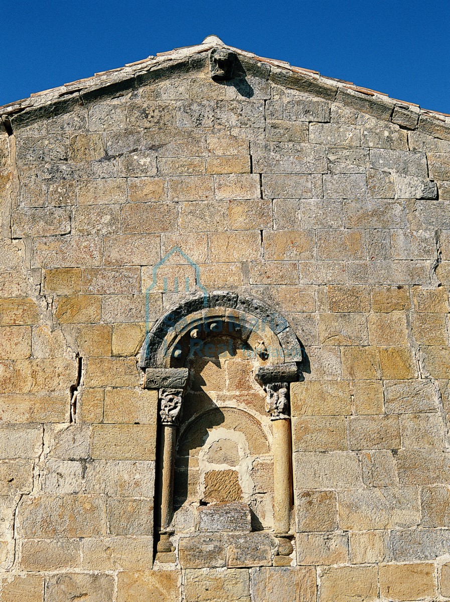 Detalle del ábside románico
