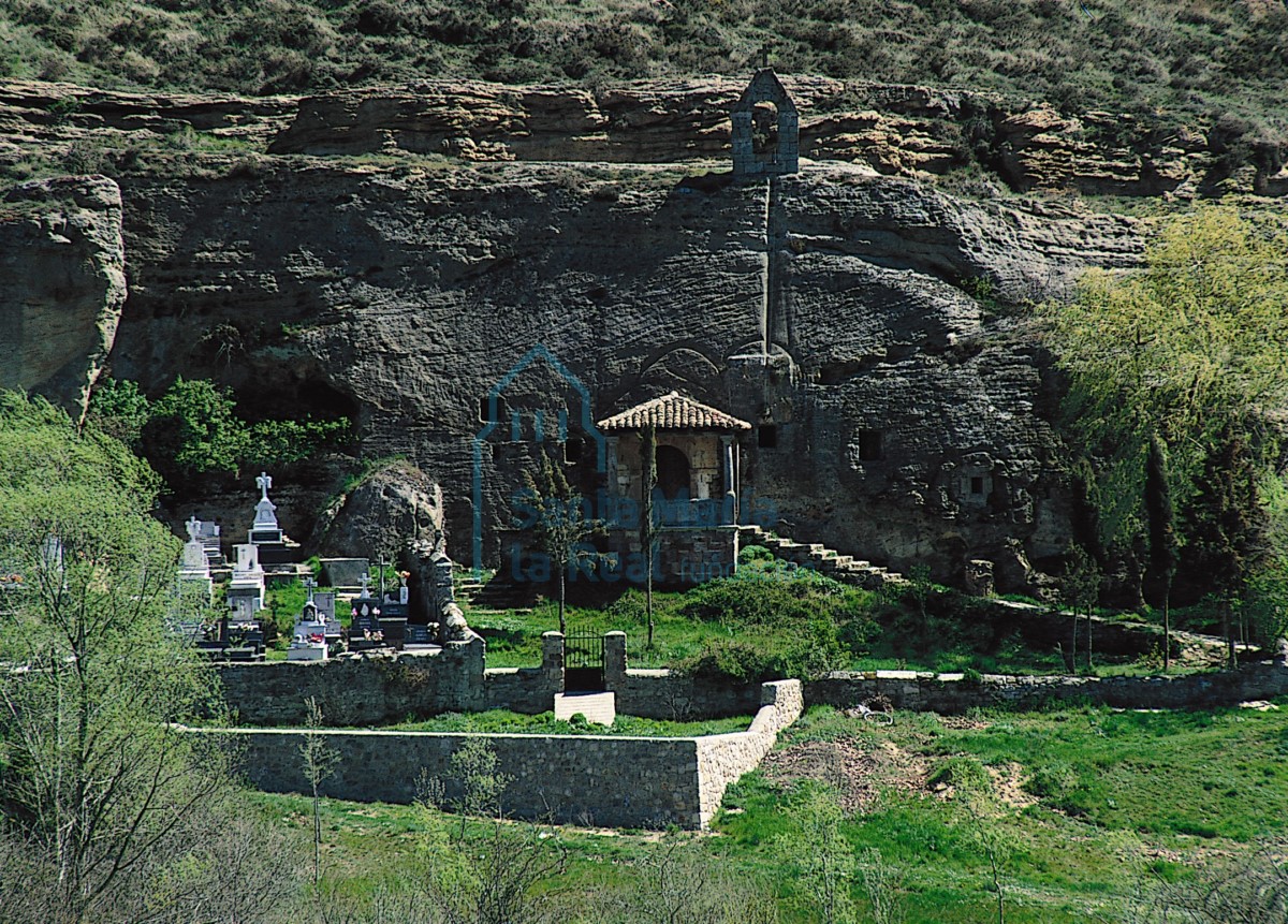 Exterior de la iglesia rupestre