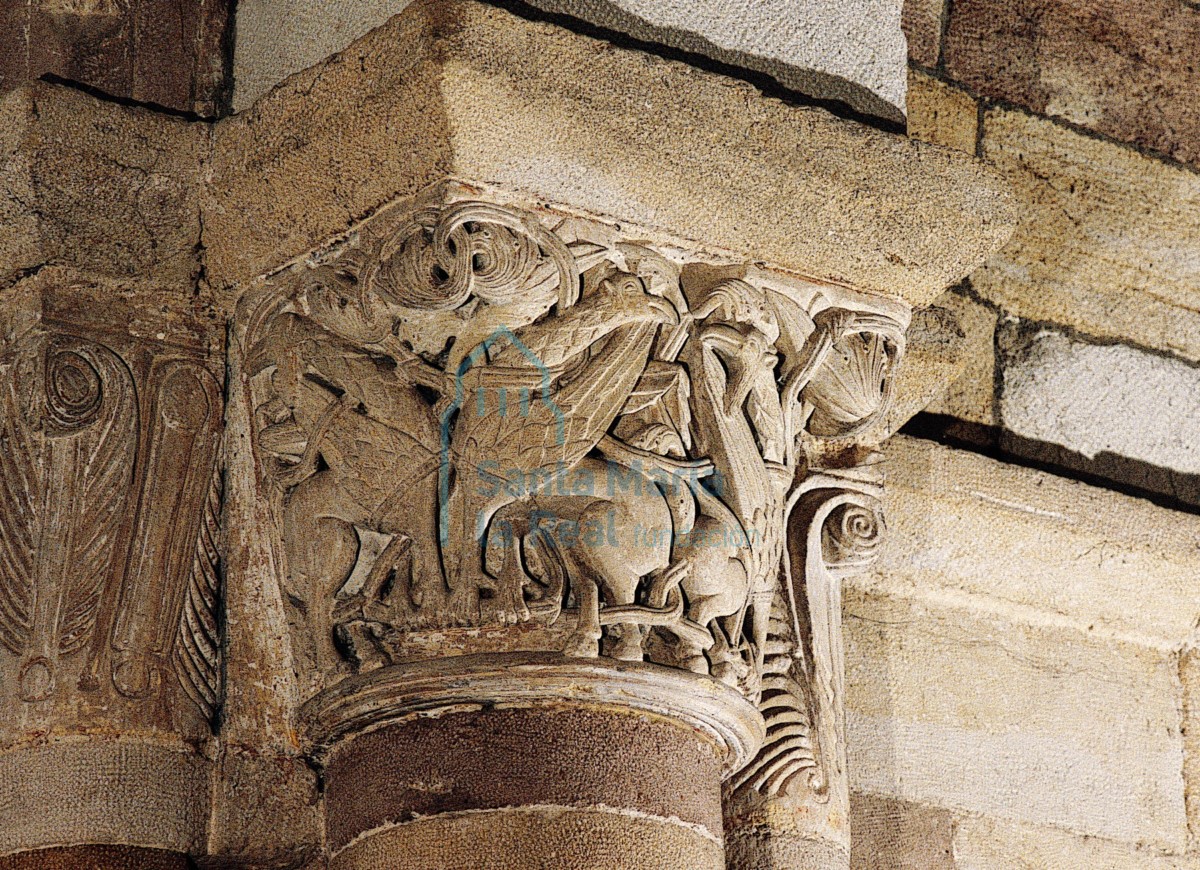 Capitel del arco triunfal, lado del evangelio