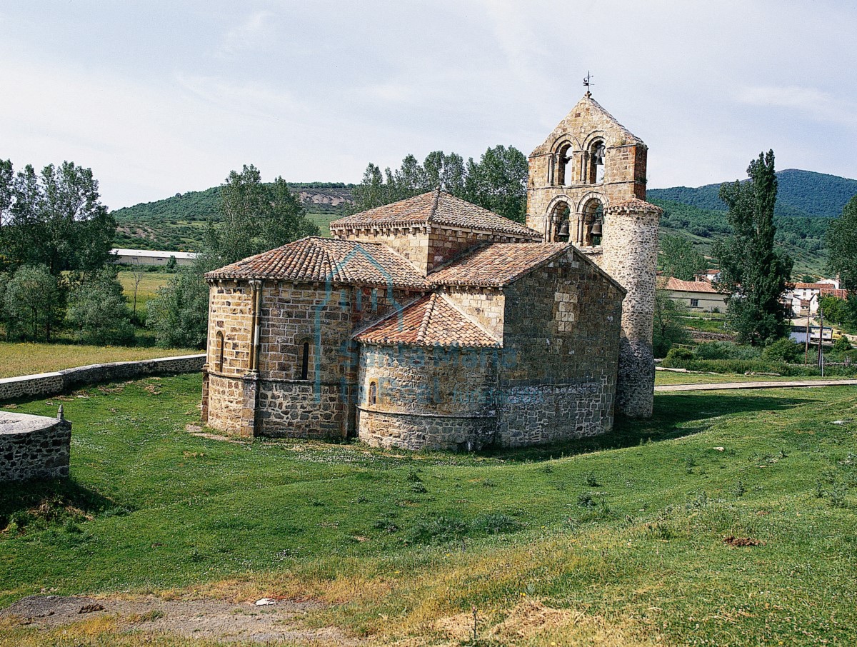 Exterior desde el noreste Exterior desde el noreste