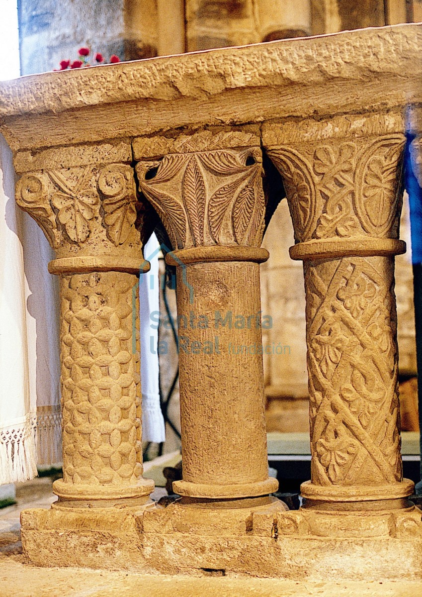 Detalle de la mesa del altar