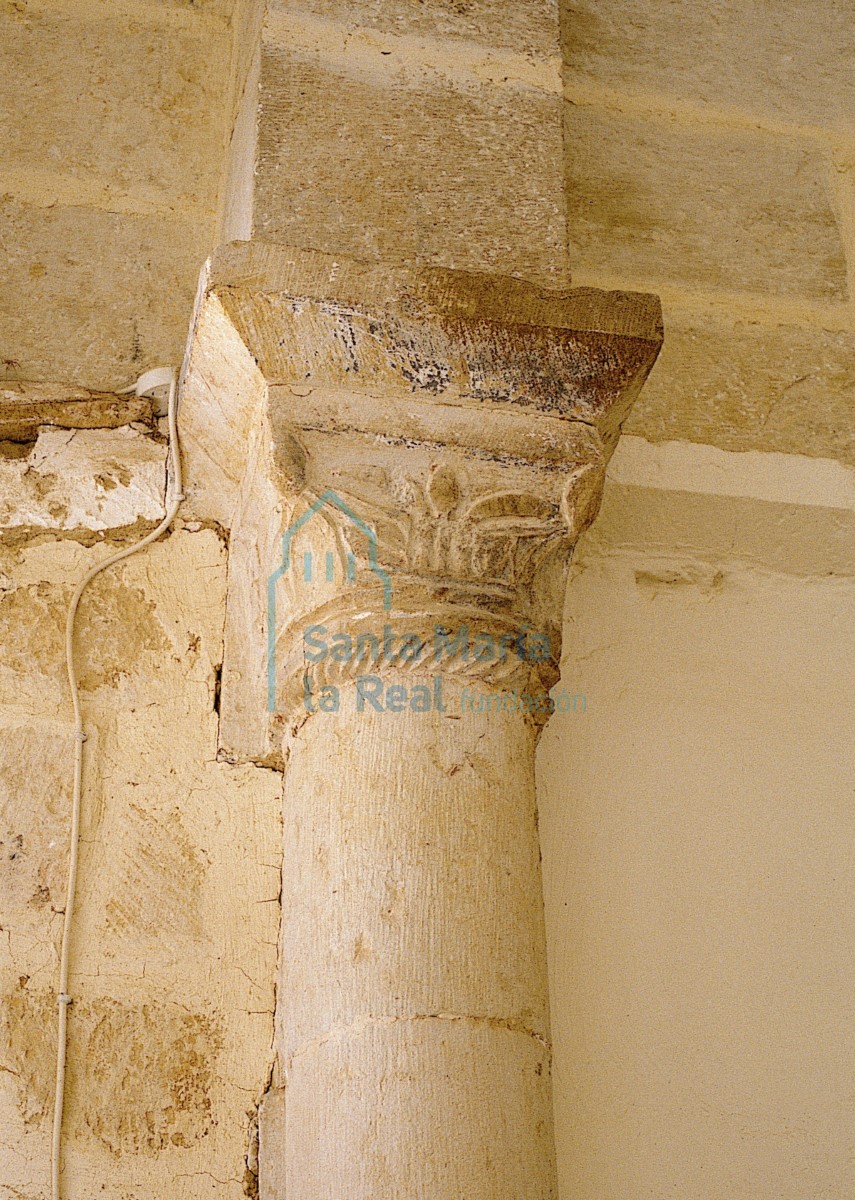 Capitel del interior