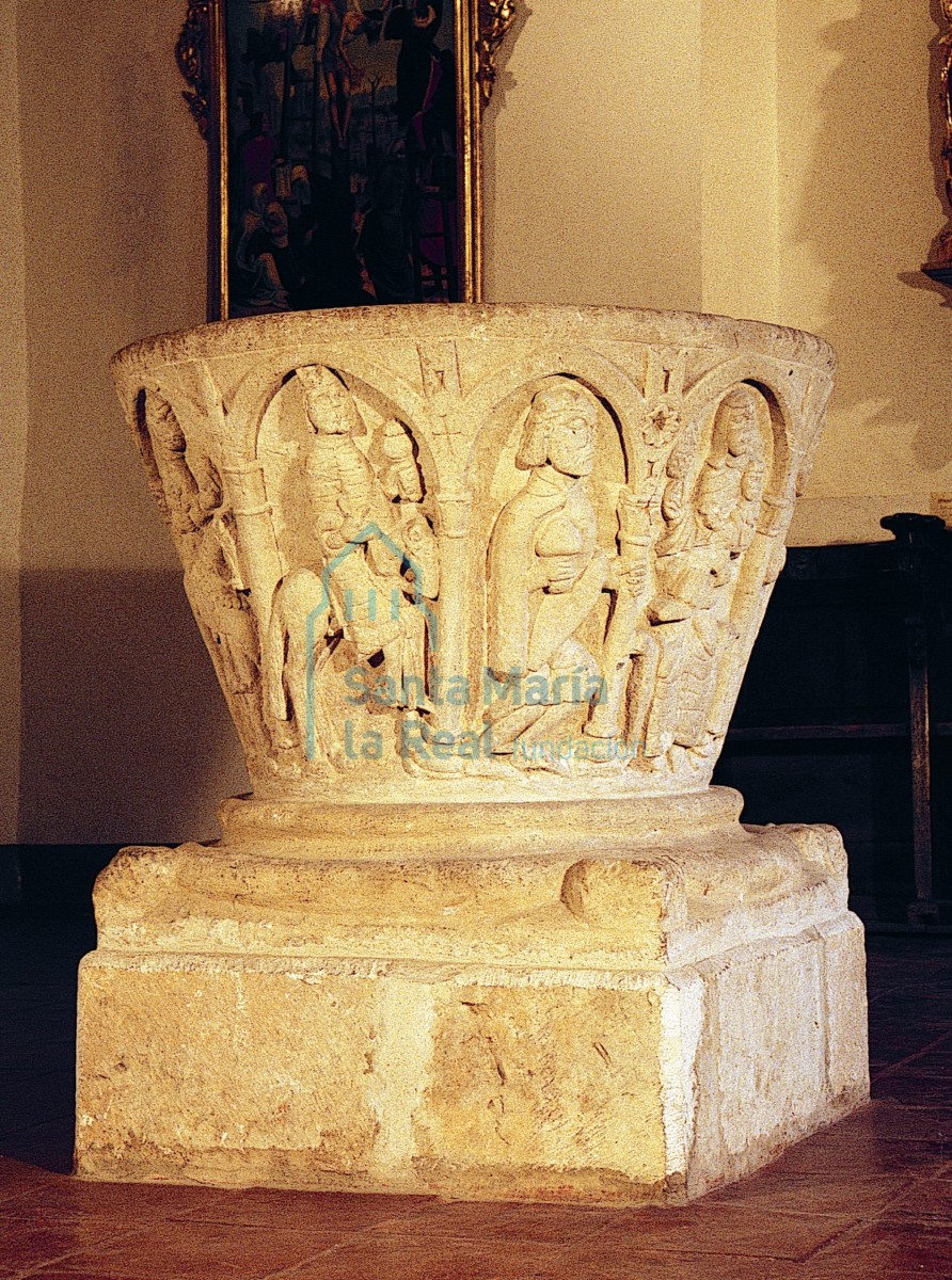 Pila bautismal en el Museo Diocesano de Palencia Pila bautismal en el Museo Diocesano de Palencia