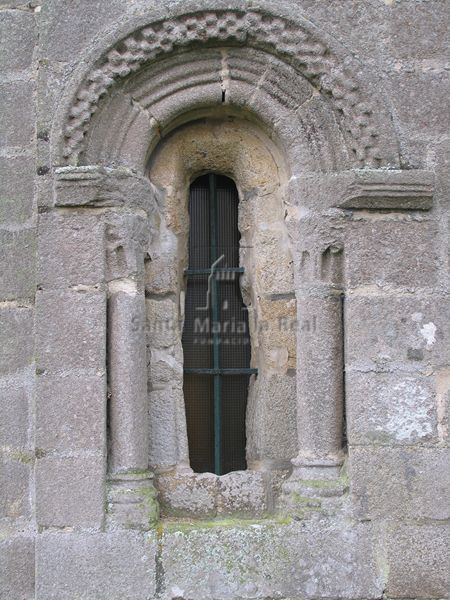 Ventana norte del presbiterio