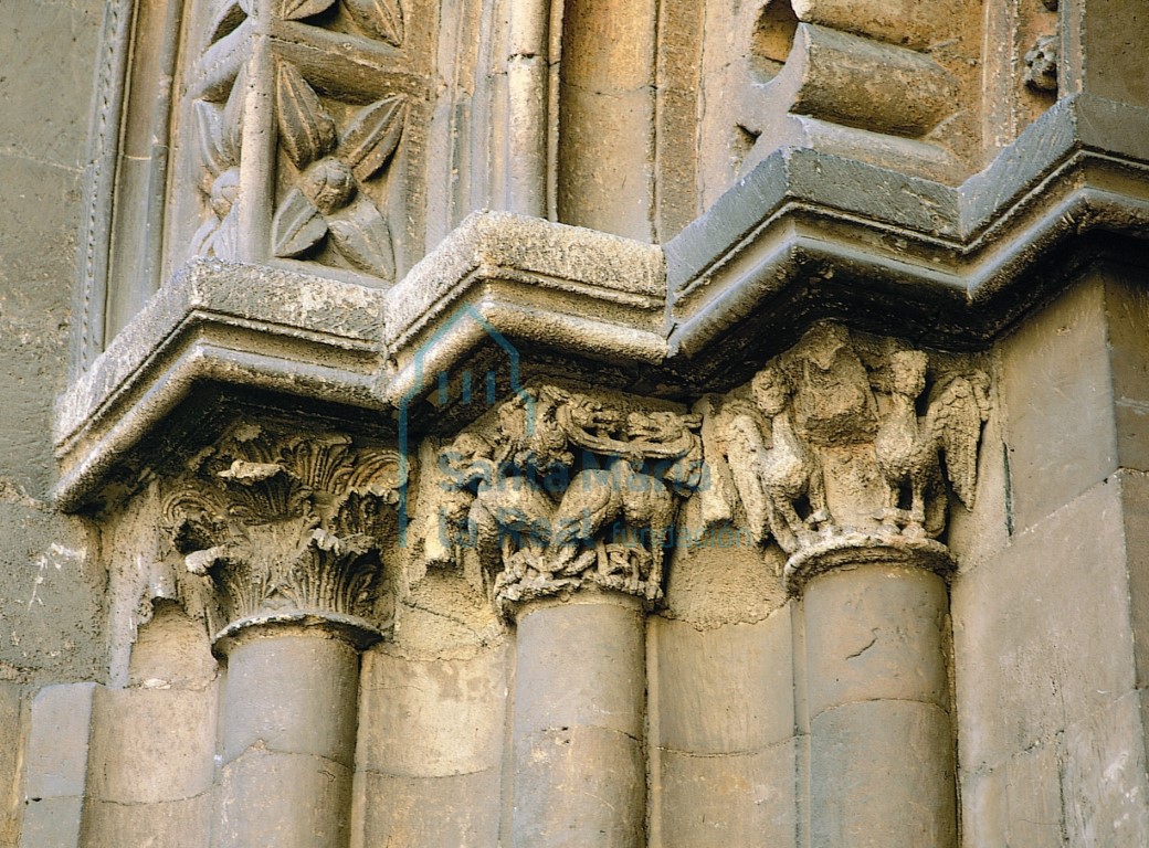 Capiteles de la portada norte