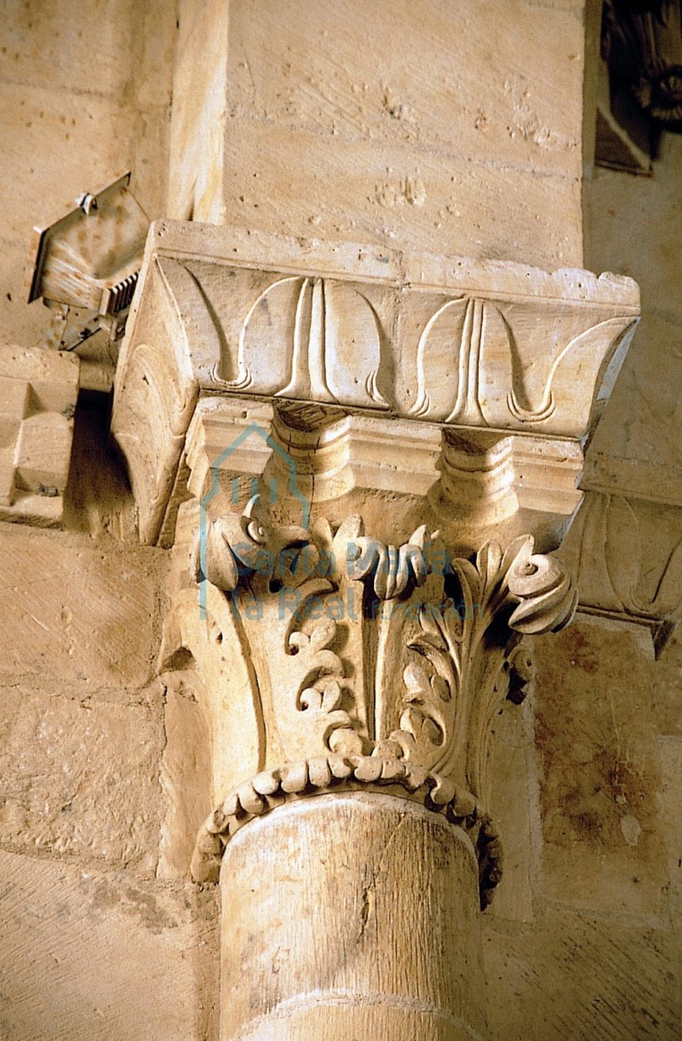 Capitel del brazo sur del transepto