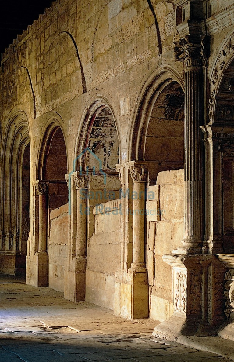 Galería oriental del claustro