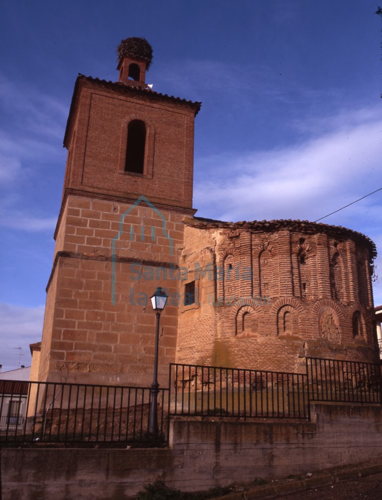 Vista exterior de la iglesia