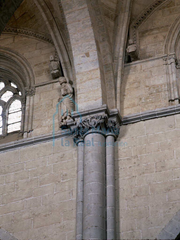 Interior capiteles
