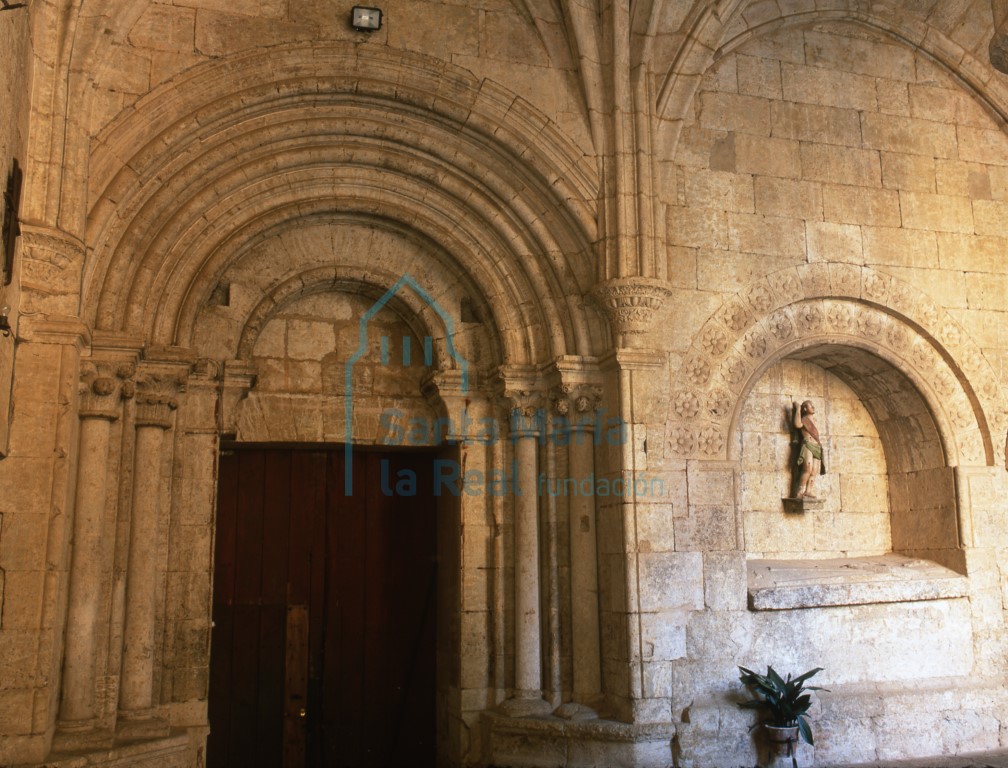 Claustro portada