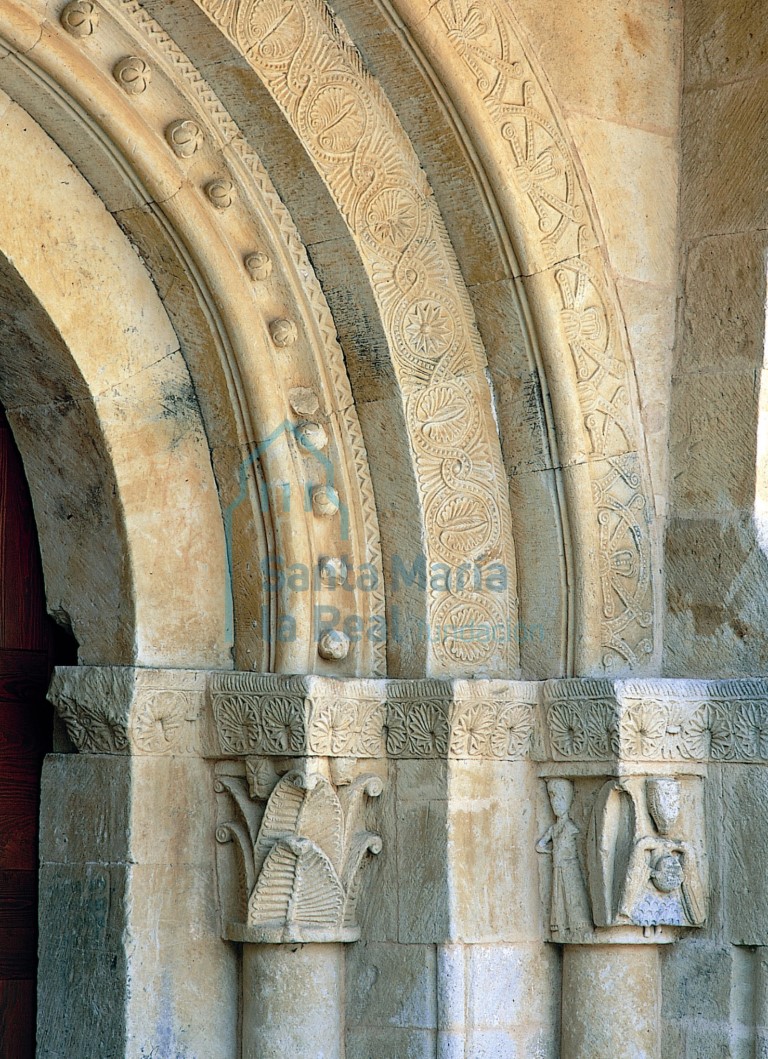 Capiteles de la portada norte