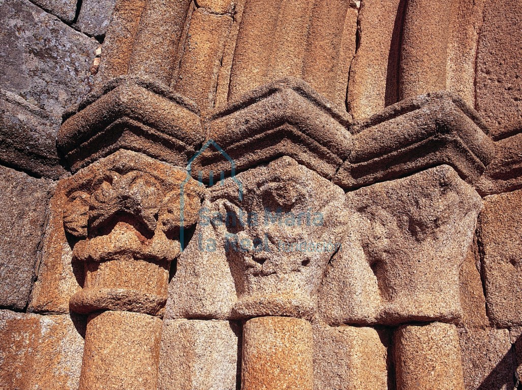 Capiteles de la portada norte