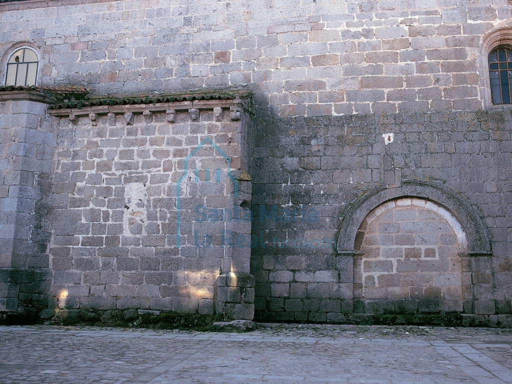 Detalle de la fachada norte Detalle de la fachada norte