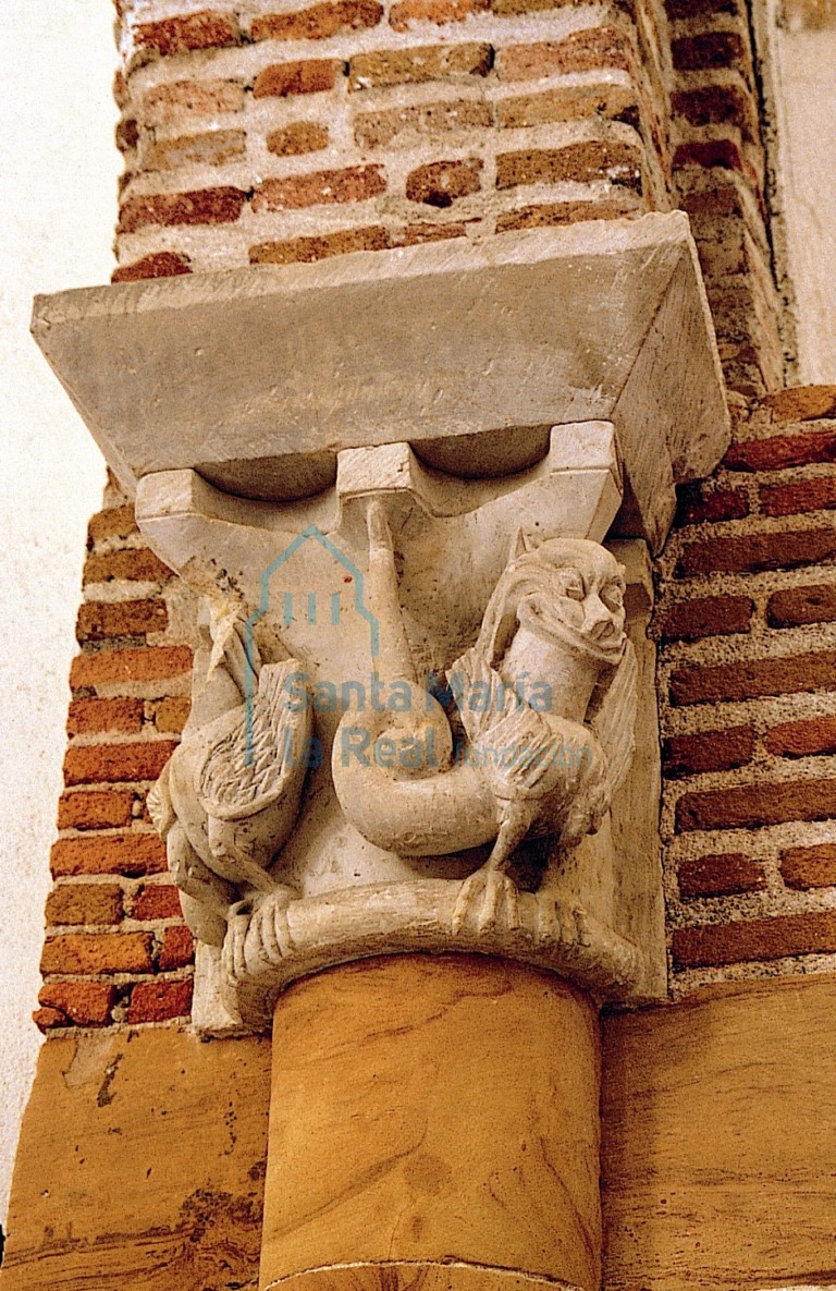 Capitel del arco formero