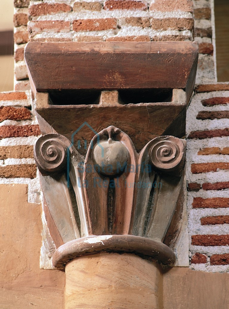 Capitel del arco formero