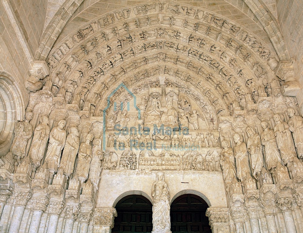 Portada del hastial occidental " El Pórtico de la Gloria"