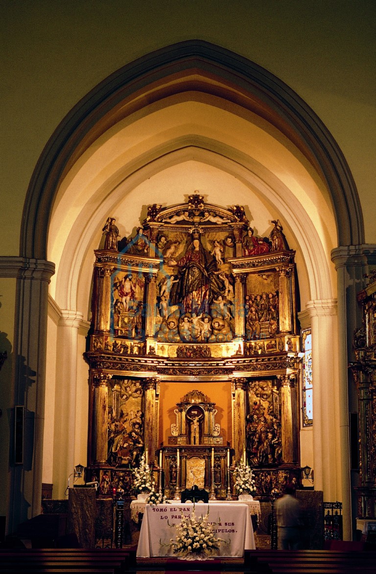 Interior de la cabecera